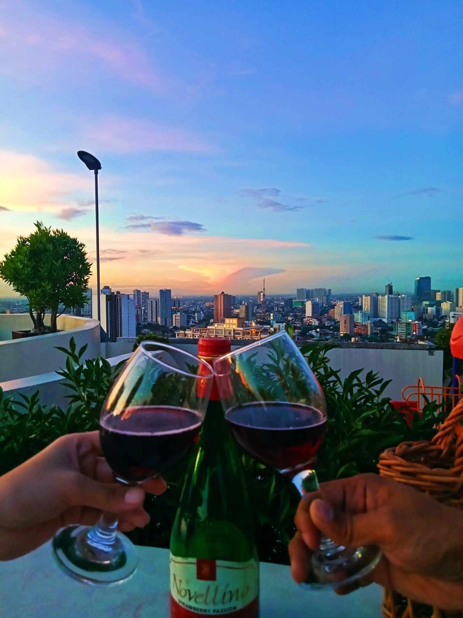 K2 Suites Staycation Quezon City Εξωτερικό φωτογραφία